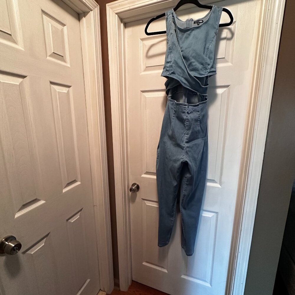 Summer-Ready Wrap Front Romper – Size 10, Shows Just the Right Amount of Skin!